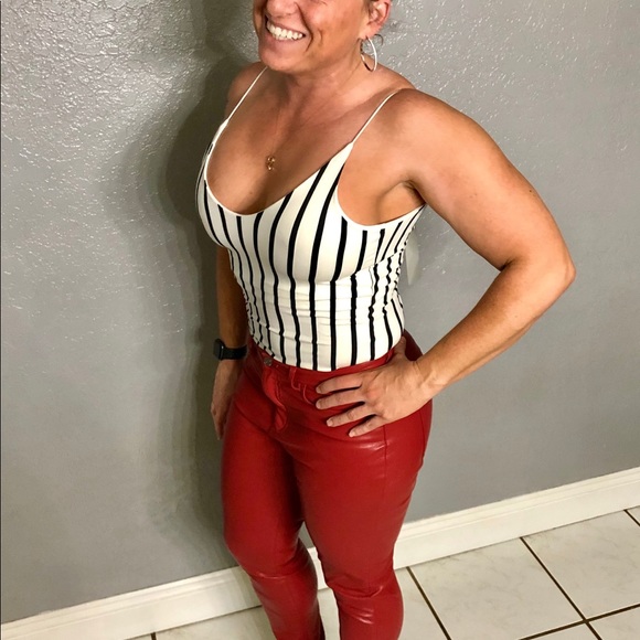 Hello everyone, please check out my closet - Picture 3 of 6